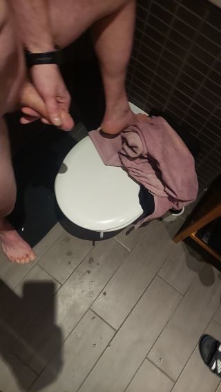 Ktoś chętny  zaopiekować się  tym samotnym kutaskiem?