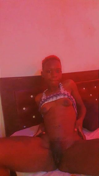 QueenBeee