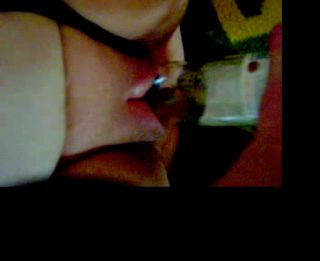 Fotze mit flasche durchgejagt (1).MOV