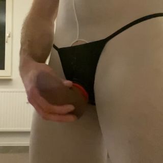 Białe bodystocking, masowanie kutasa.MP4