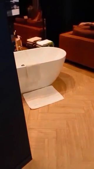1000047030.mp4